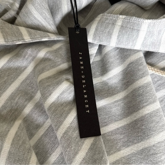 Jane and Delancey Women's 2XL Grey White Striped Pullover Hoodie Sweatshirt NWT - Picture 6 of 8